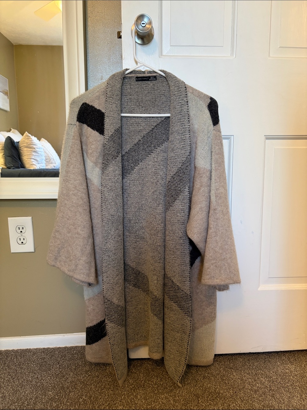 Black Tape Neutral Geometric Open-Front Cardigan - Taupe & Black